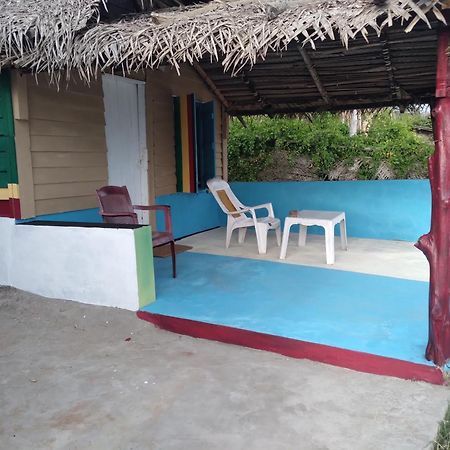 Happy Beach Cabana Hambantota Bagian luar foto