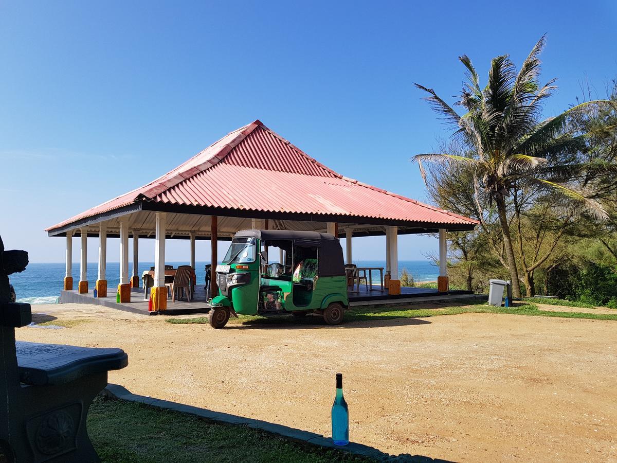 Happy Beach Cabana Hambantota Bagian luar foto