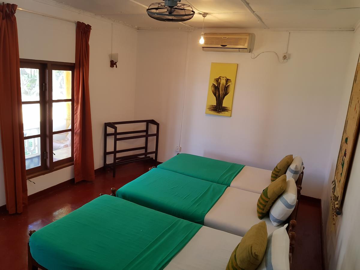Happy Beach Cabana Hambantota Bagian luar foto